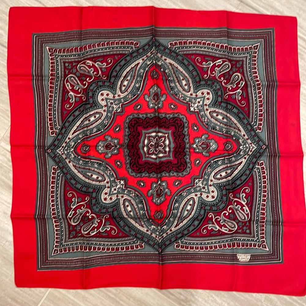 Gorgeous scarf